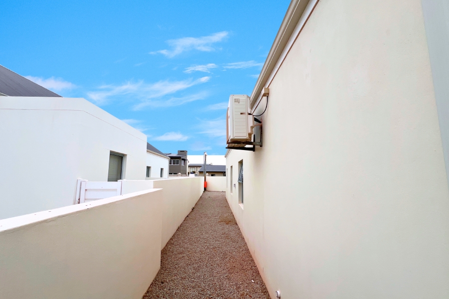 3 Bedroom Property for Sale in Blue Lagoon Western Cape